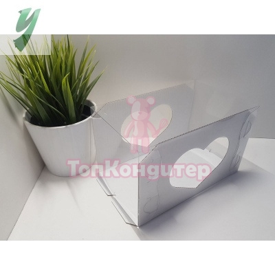 Коробка под половину рулета 20 см*12 см*12 см белая с сердечками